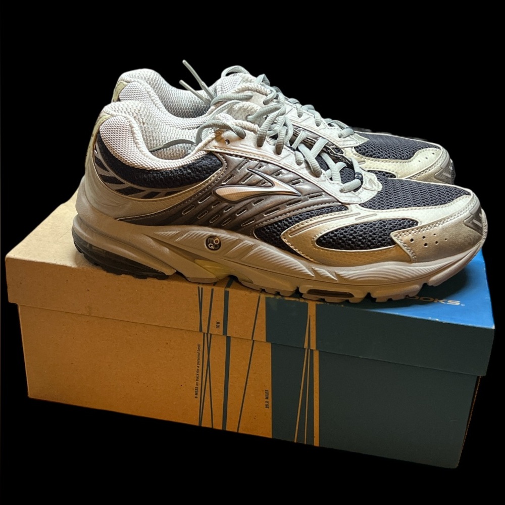Size 10.5 WIDTH - Beast‎  MEDIUM USA Magnum/Sivr/Blk/Tarn D 1100521D091.105